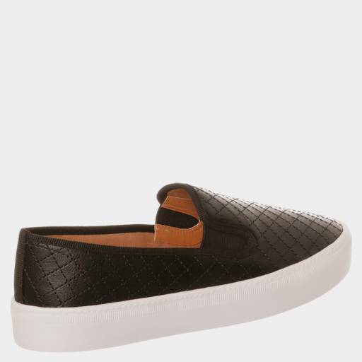 Slip On Preto Em Matelassê por Constance - Calçados em Bauru