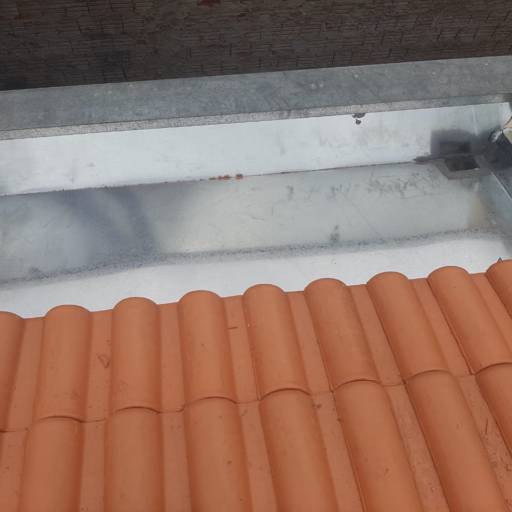 Instalação de Calha Moldura com Condutores por JD Serviços Gerais