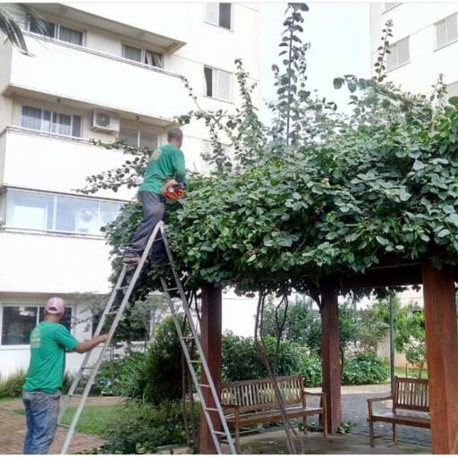 Limpeza em condomínios​ por Excellent Work Limpeza E Conservacao