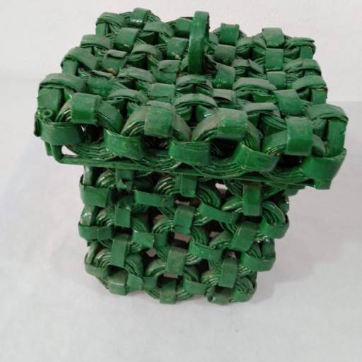 Cestas de Jornal com tampa por Fazendo Arte com Zilea