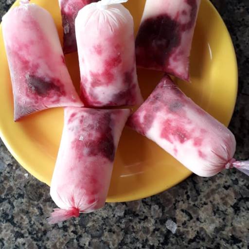 Geladinhos gourmets por Lili Cakes e Massas