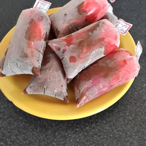 Geladinhos gourmets por Lili Cakes e Massas