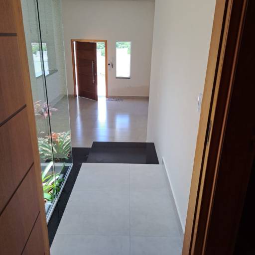 Casa a venda em condomínio fechado em Bom Jesus dos Perdões, SP por Lima & Alves Imóveis e Seguros