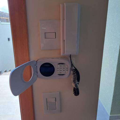 Casa a venda em condomínio fechado em Bom Jesus dos Perdões, SP por Lima & Alves Imóveis e Seguros