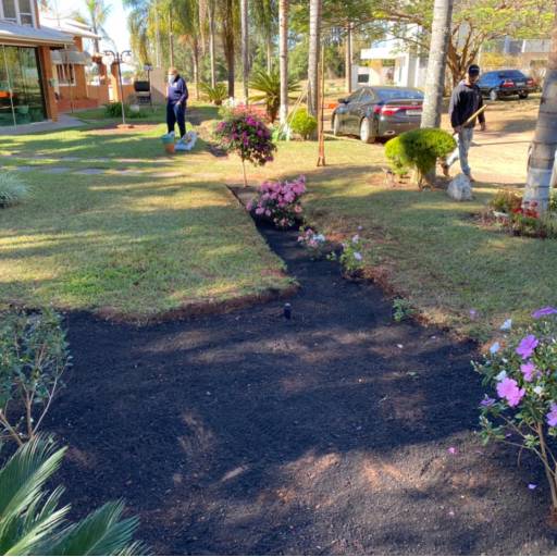 Roçada com trator por Navem - Jardinagem e Paisagismo Roçada com trator por Navem - Jardinagem e Paisagismo
