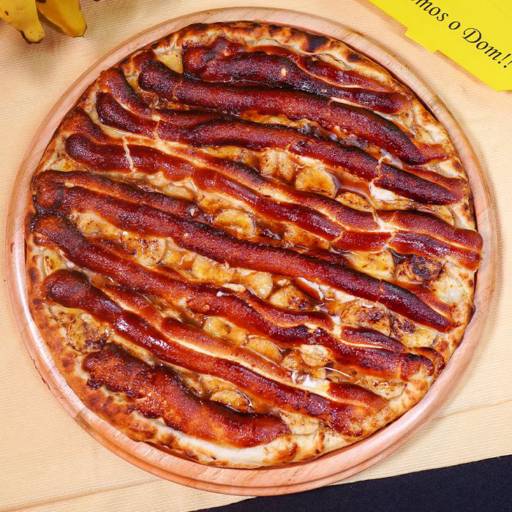 Pizza Banana Flambada por Dom Caetano Pizza Delivery