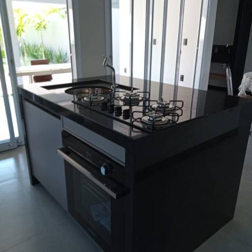 Pia/Balcão/ilha no Granito Preto São Gabriel por R.R Marmoraria