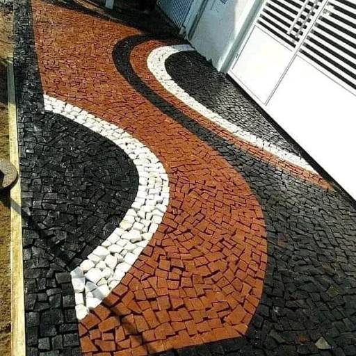 Calçada barata e bonita por Sergio Pedras