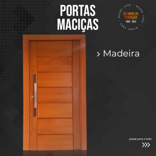 Portas Maciças em Ninho Verde II Eco Residence, SP por Portales Portas e Janelas