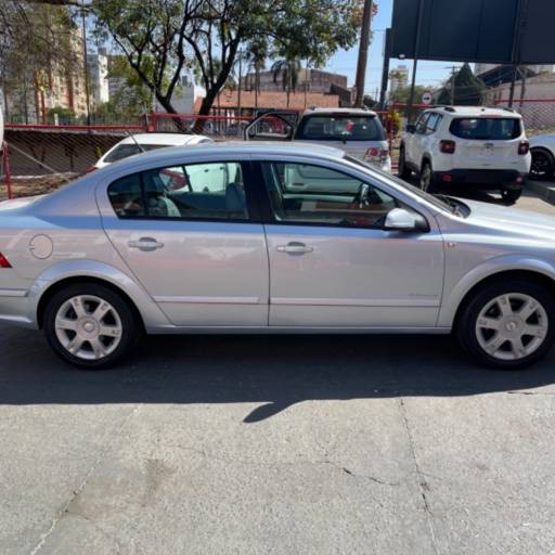 VECTRA SEDAN 2.0 4P FLEX ELEGANCE em Bauru por Mult Car Bauru