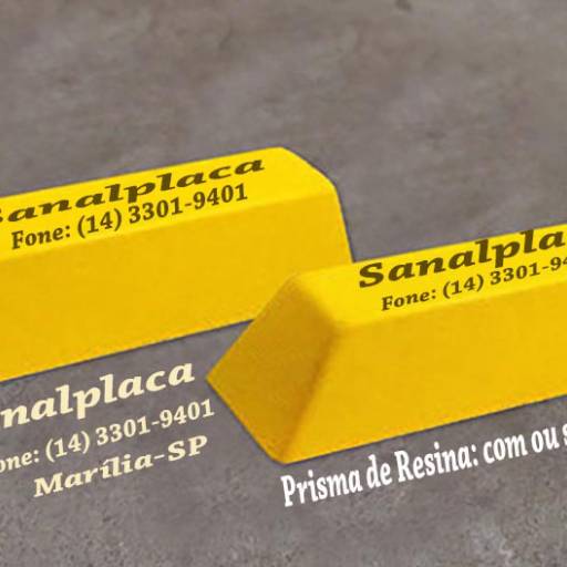 Prisma de Resina por Sinalplaca