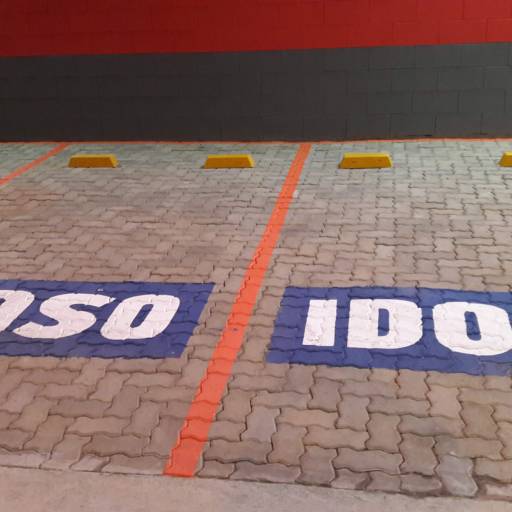 Prisma de Resina por Sinalplaca