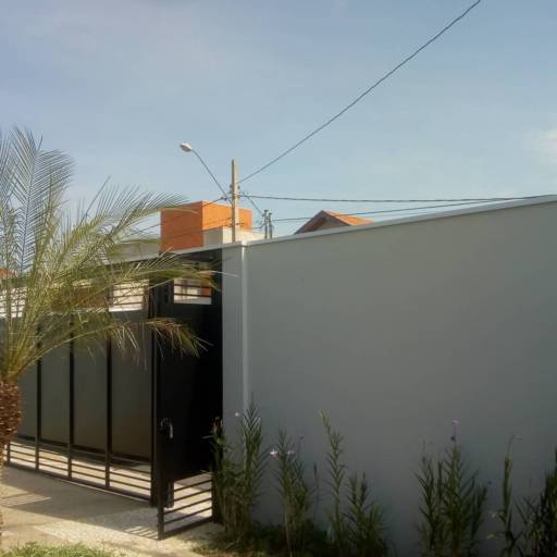 Instalação de pingadeiras em todo muro por Tião Calhas