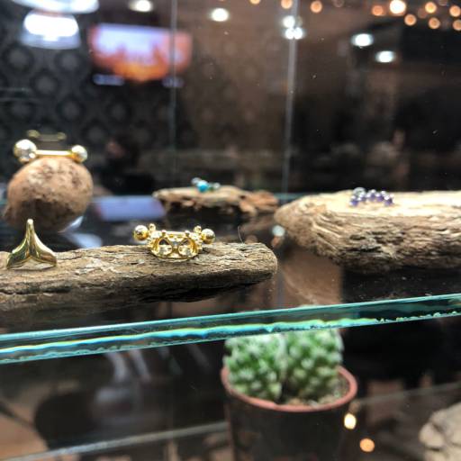 Piercings por Mandalla Tatoo 