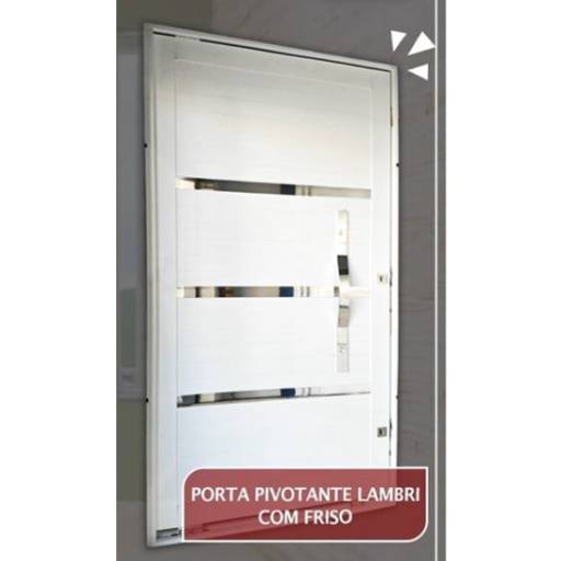 Portas Pivotantes em alumínio em Ninho Verde II Eco Residence, SP por Portales Portas e Janelas