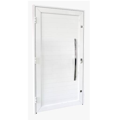 Portas Pivotantes em alumínio em Ninho Verde II Eco Residence, SP por Portales Portas e Janelas