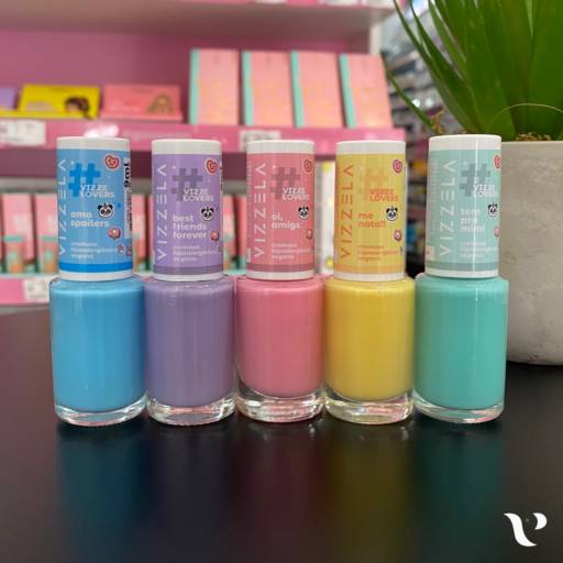 Linha de esmaltes Vizzela por Perfumaria Vipp