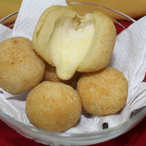 Bolinha de Queijo por Tempero Manero Salgados E Doces Bolinha de Queijo por Tempero Manero Salgados E Doces