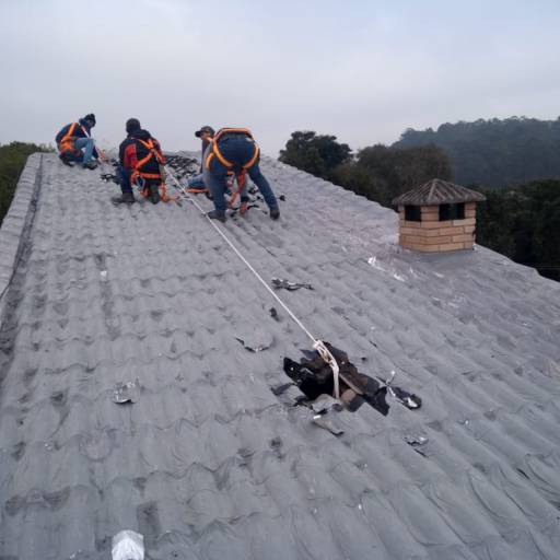 Vistoria e reforma de telhado por Control In Service - Gestão de Procedimento  e Instalações