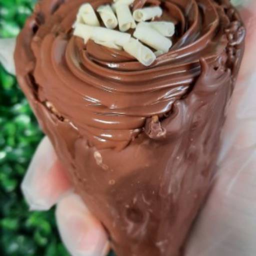 Cone trufado ninho com nutella por Lika Doces Gourmet