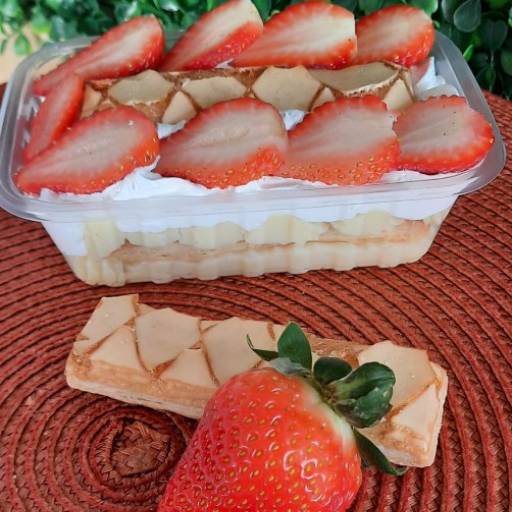 Folhata de morango por Lika Doces Gourmet