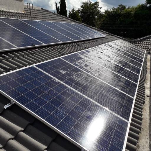 Sistema solar fotovoltaico por SGA Inovation Soluções Energéticas