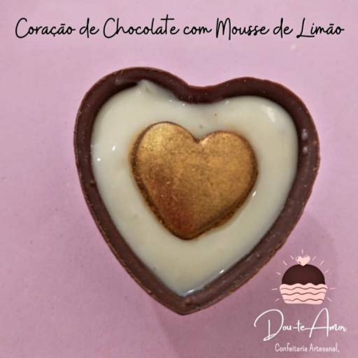 Coração de chocolate com mousse de limão - Doces para festas em Botucatu por Dou-te Amor - Confeitaria Artesanal