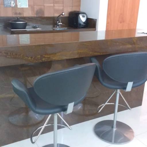 Apartamento alto padrão com área gourmet  por Hevittek Solution At Home Service