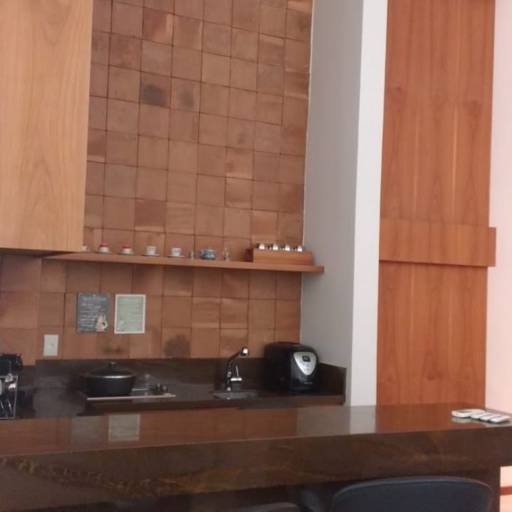 Apartamento alto padrão com área gourmet  por Hevittek Solution At Home Service