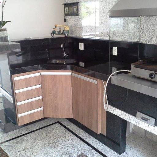 Móveis planejados sob medida por Trentino Design & Mobili