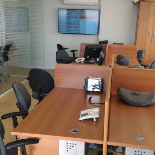 Móveis planejados sob medida por Trentino Design & Mobili