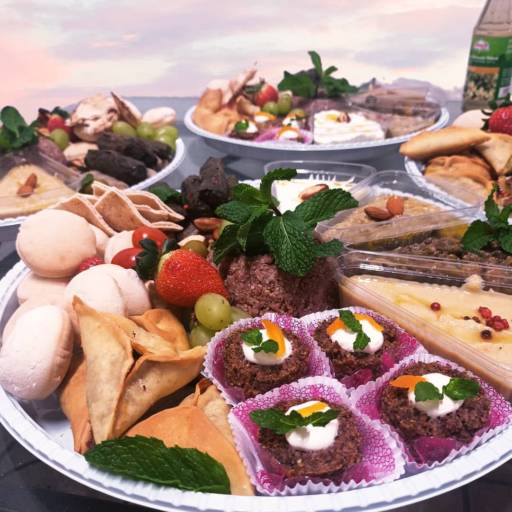 Comprar o produto de Comida árabe para eventos em Restaurantes Árabes pela empresa Nádia Miranda Gastronomia Árabe em Lençóis Paulista, SP por Solutudo