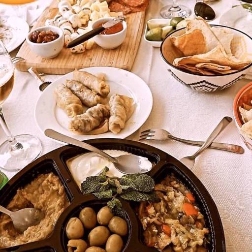 Comprar o produto de Jantar árabe em Restaurantes Árabes pela empresa Nádia Miranda Gastronomia Árabe em Lençóis Paulista, SP por Solutudo