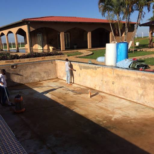 Reforma de bolsão do vinil da piscina por WR Piscinas e Irrigação Automatizada 