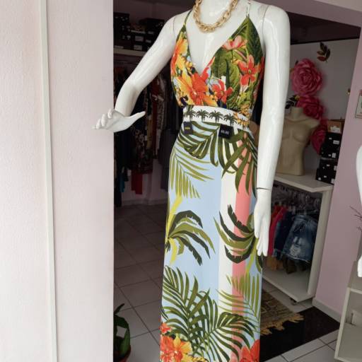 Comprar o produto de Vestido Longo Verde Estampado em Bauru em Vestidos pela empresa Meninas Modas e Acessórios  em Bauru, SP por Solutudo