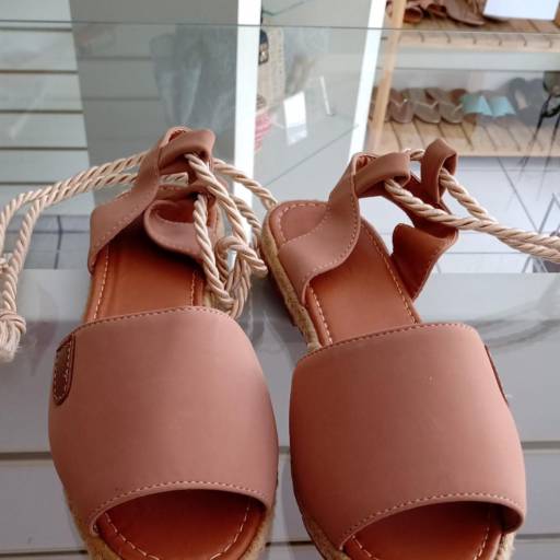 Rasteira de amarrar em camurça em Bauru por Meninas Modas e Acessórios 