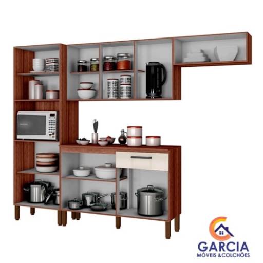 Armário de cozinha  por Garcia Colchões E Móveis Ltda Me