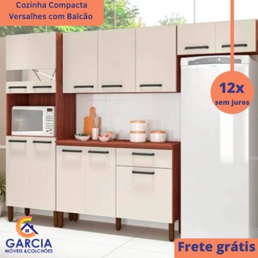 Armário de cozinha  por Garcia Colchões E Móveis Ltda Me