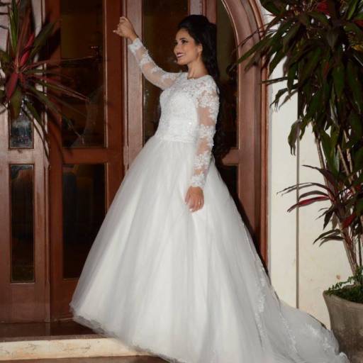 Vestido de Noiva rendado em Bauru por Aguiar Noivas, Festas e Ternos