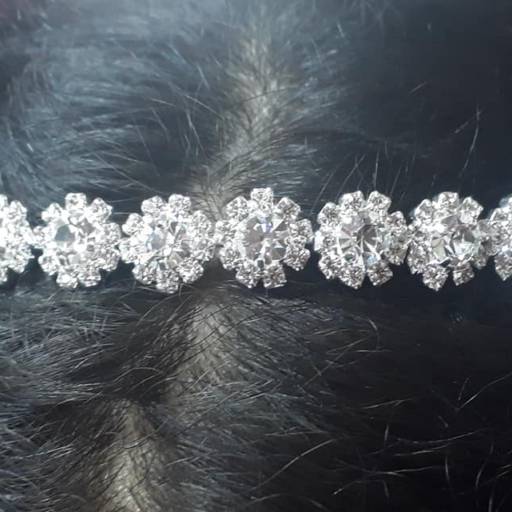 Tiara Prateada Fina por Aguiar Noivas, Festas e Ternos