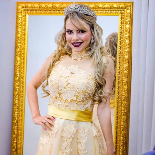 Vestido curto dourado sem mangas em Bauru por Aguiar Noivas, Festas e Ternos