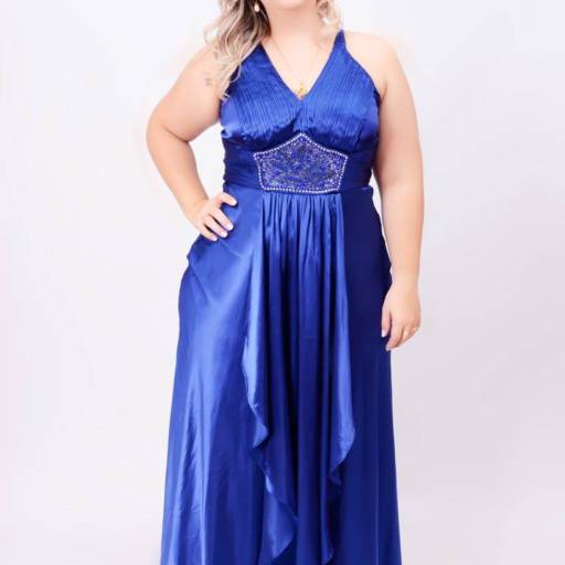 Comprar o produto de Vestido azul marinho Plus Size em Bauru em Moda Plus Size pela empresa Aguiar Noivas, Festas e Ternos em Bauru, SP por Solutudo