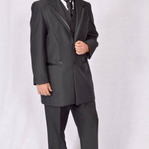 Terno grafite em Bauru por Aguiar Noivas, Festas e Ternos