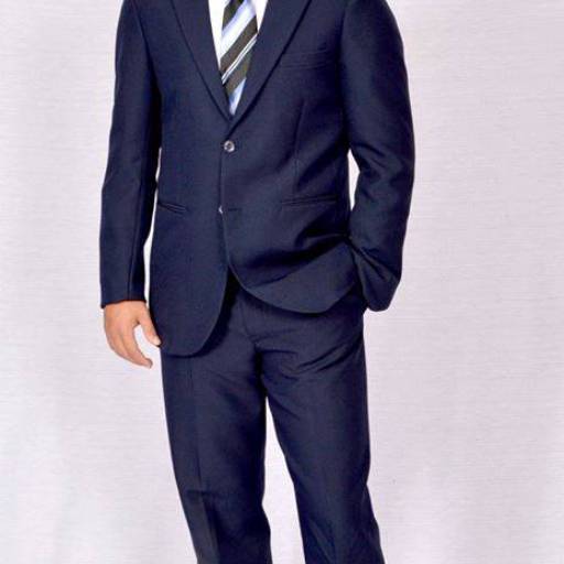 Terno azul marinho em Bauru por Aguiar Noivas, Festas e Ternos