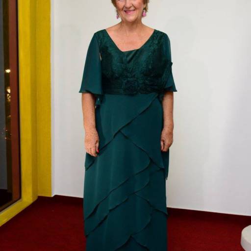 Vestido verde escuro com mangas Plus Size em Bauru por Aguiar Noivas, Festas e Ternos