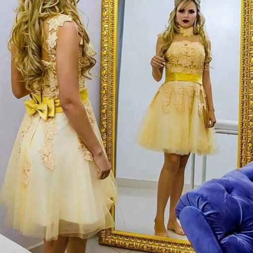 Vestido de Debutante Amarelo Florido por Aguiar Noivas, Festas e Ternos