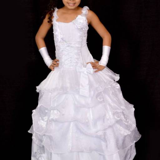 Comprar o produto de Vestido de Daminha de honra branco Bauru em Vestidos de Daminha pela empresa Aguiar Noivas, Festas e Ternos em Bauru, SP por Solutudo