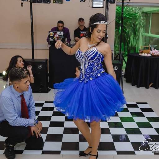 Vestido de Debutante Azul Escuro Curto  por Aguiar Noivas, Festas e Ternos