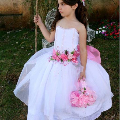 Vestido tomara que cai de Daminha de Honra Bauru por Aguiar Noivas, Festas e Ternos