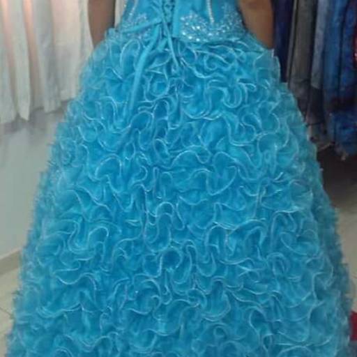 Vestido de Debutante Azul Ondulado por Aguiar Noivas, Festas e Ternos